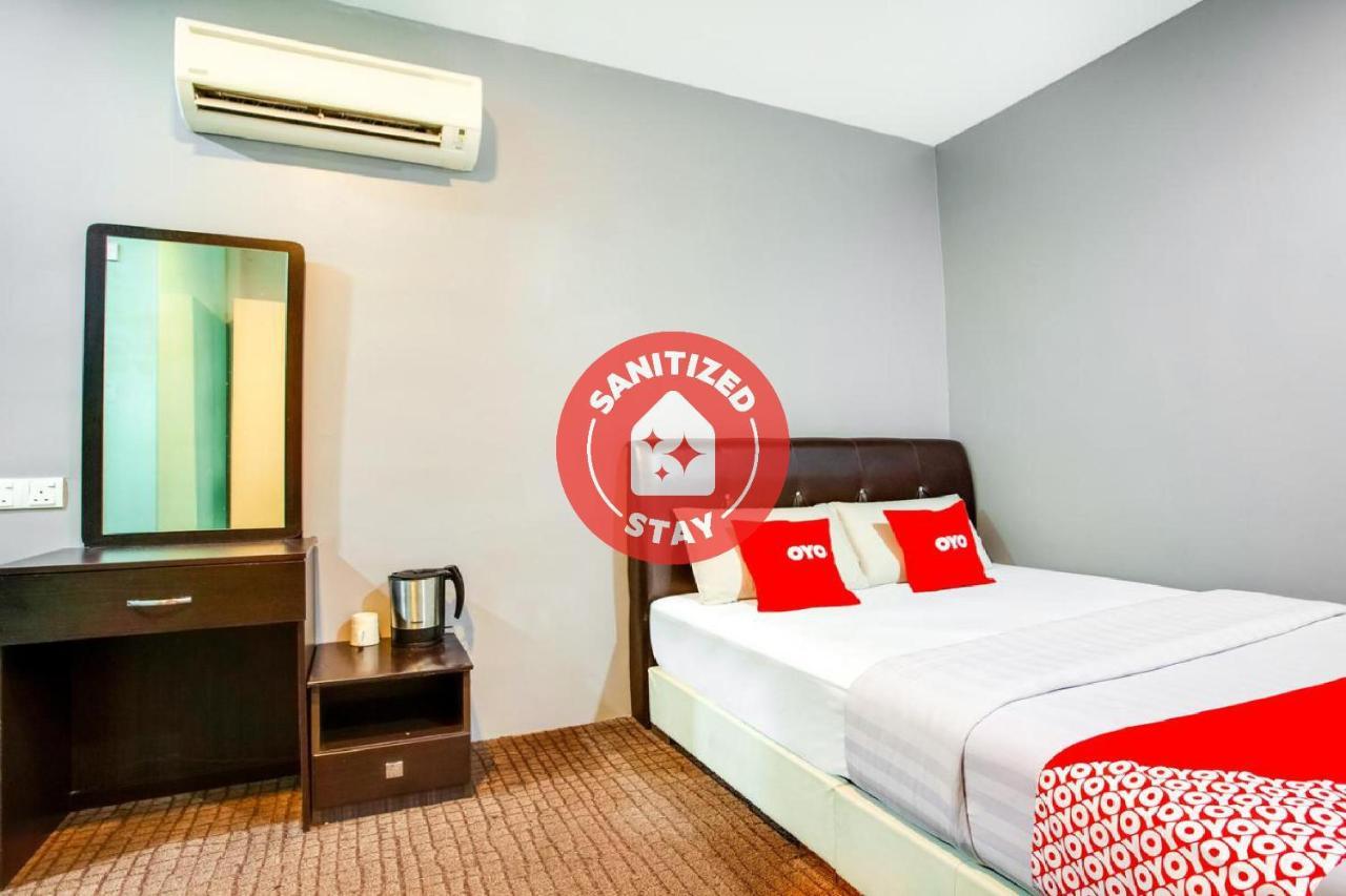 Oyo 89652 P Line Hotel Johor Bahru Exterior photo