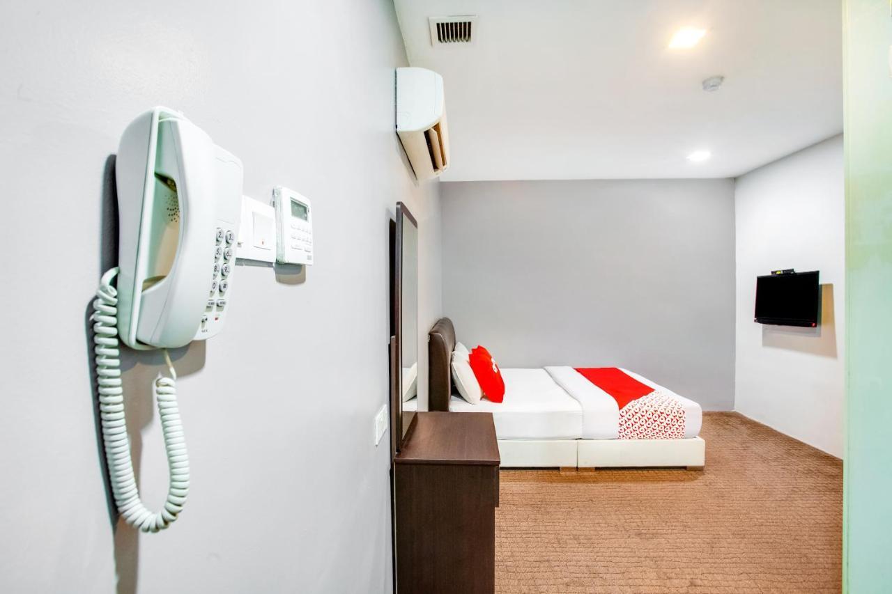 Oyo 89652 P Line Hotel Johor Bahru Exterior photo