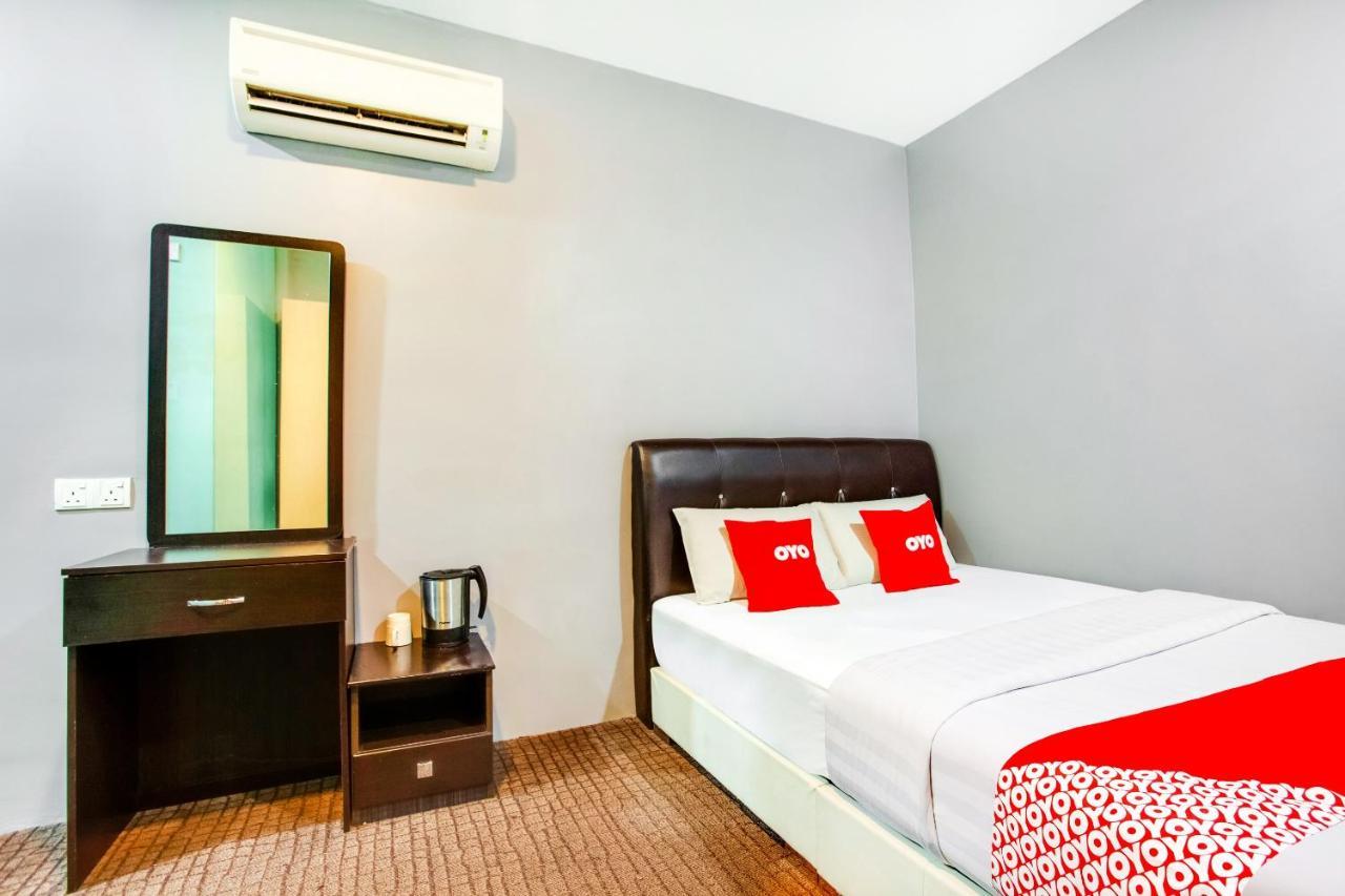 Oyo 89652 P Line Hotel Johor Bahru Exterior photo