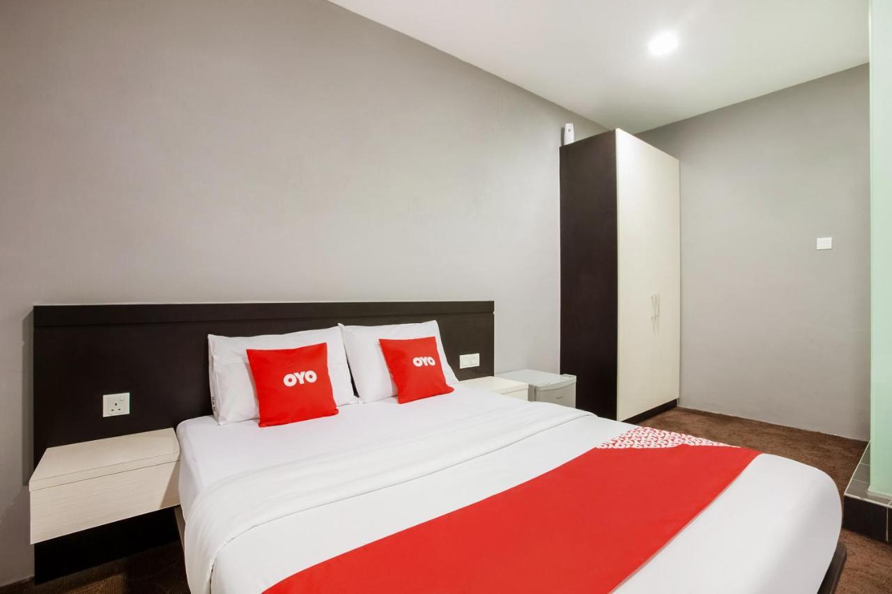 Oyo 89652 P Line Hotel Johor Bahru Exterior photo