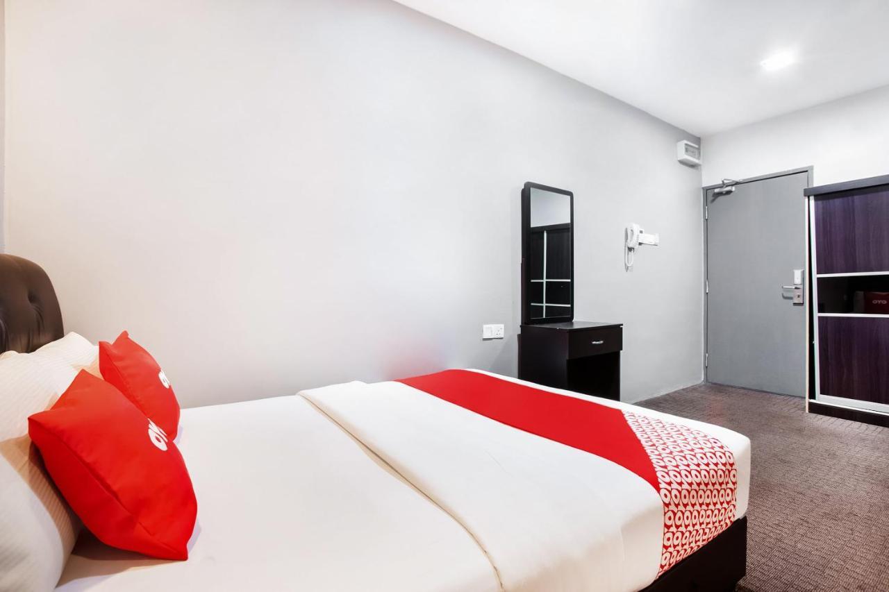 Oyo 89652 P Line Hotel Johor Bahru Exterior photo