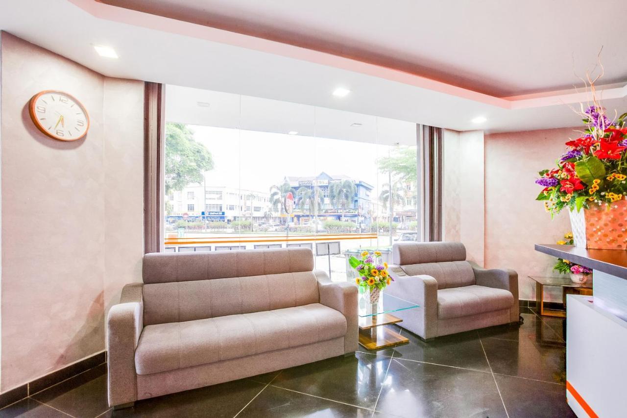 Oyo 89652 P Line Hotel Johor Bahru Exterior photo