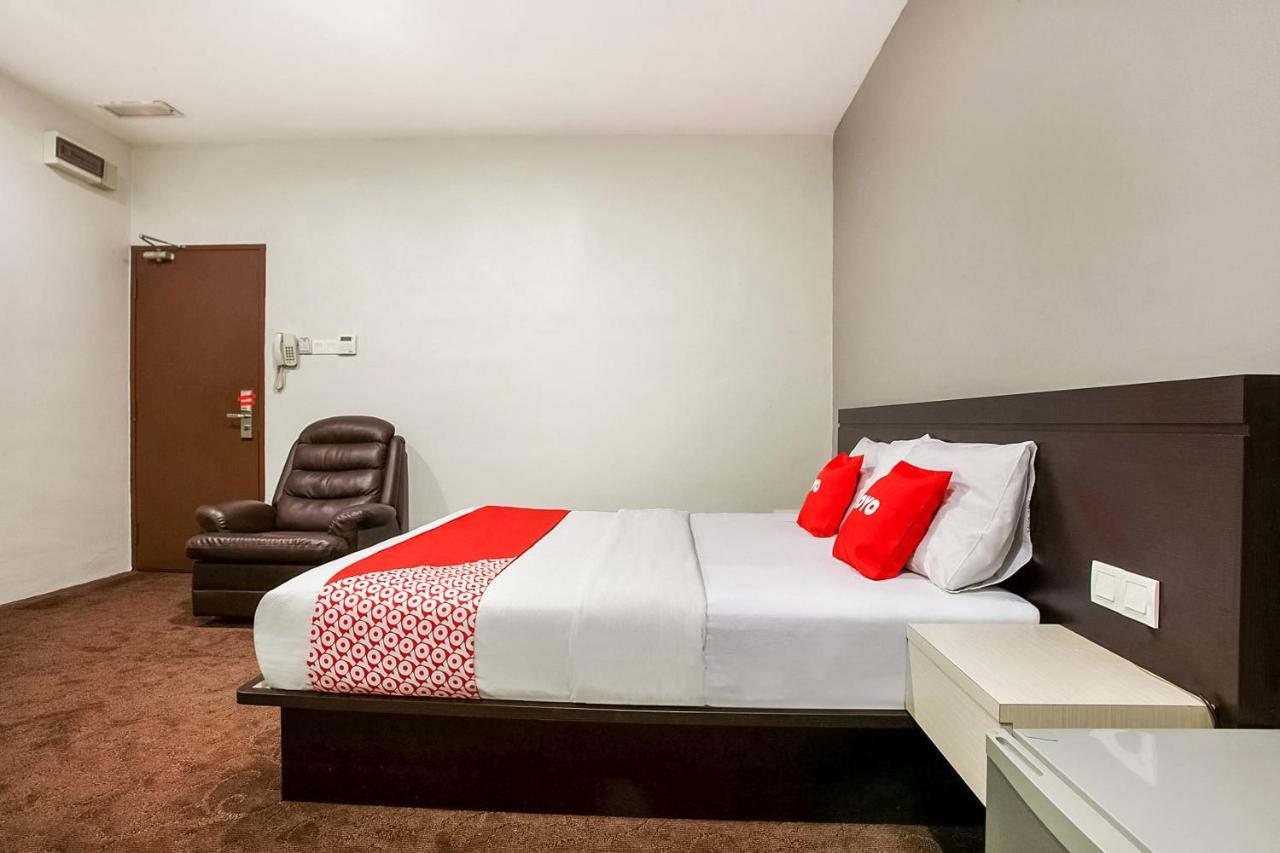 Oyo 89652 P Line Hotel Johor Bahru Exterior photo