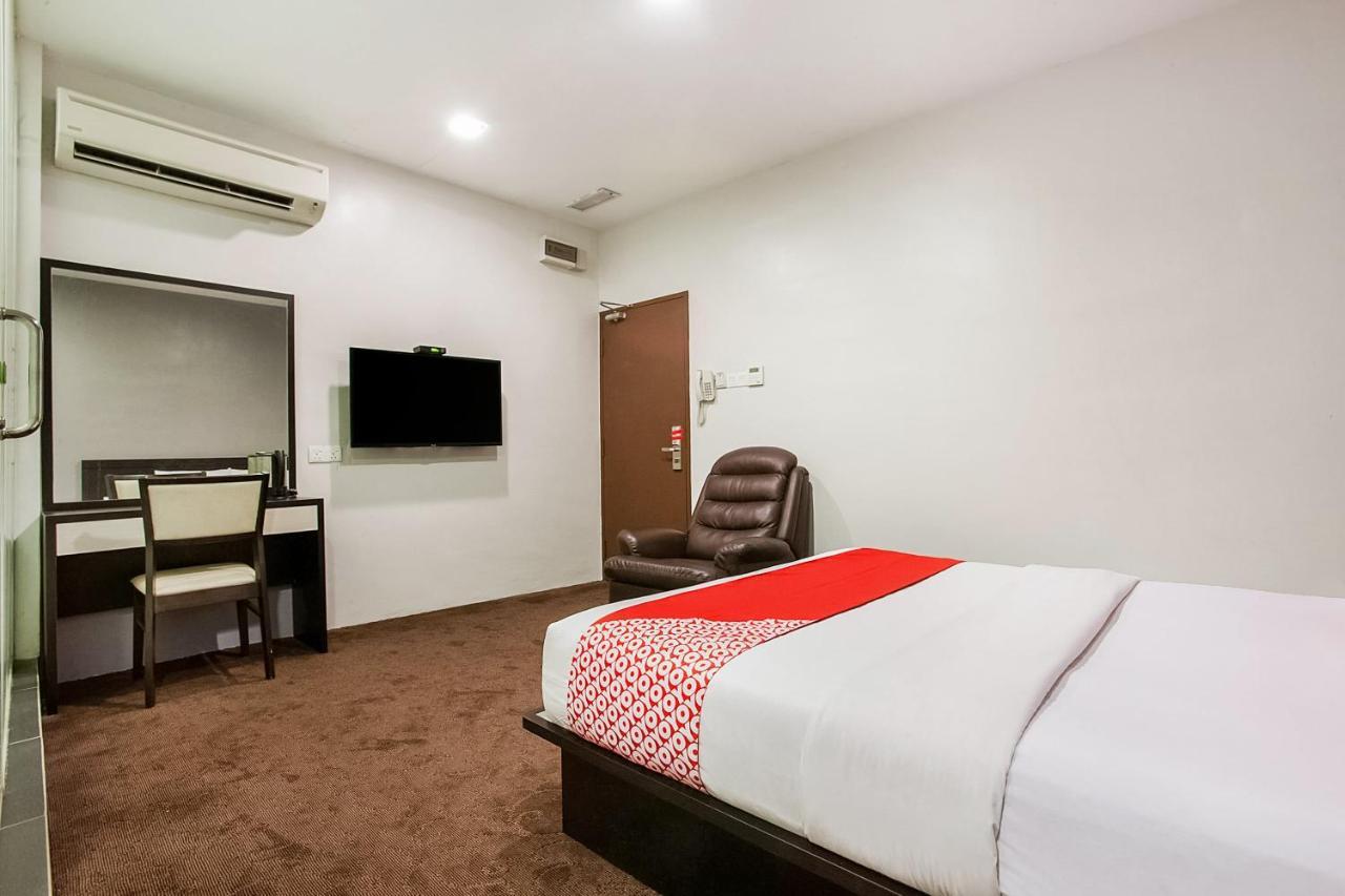 Oyo 89652 P Line Hotel Johor Bahru Exterior photo