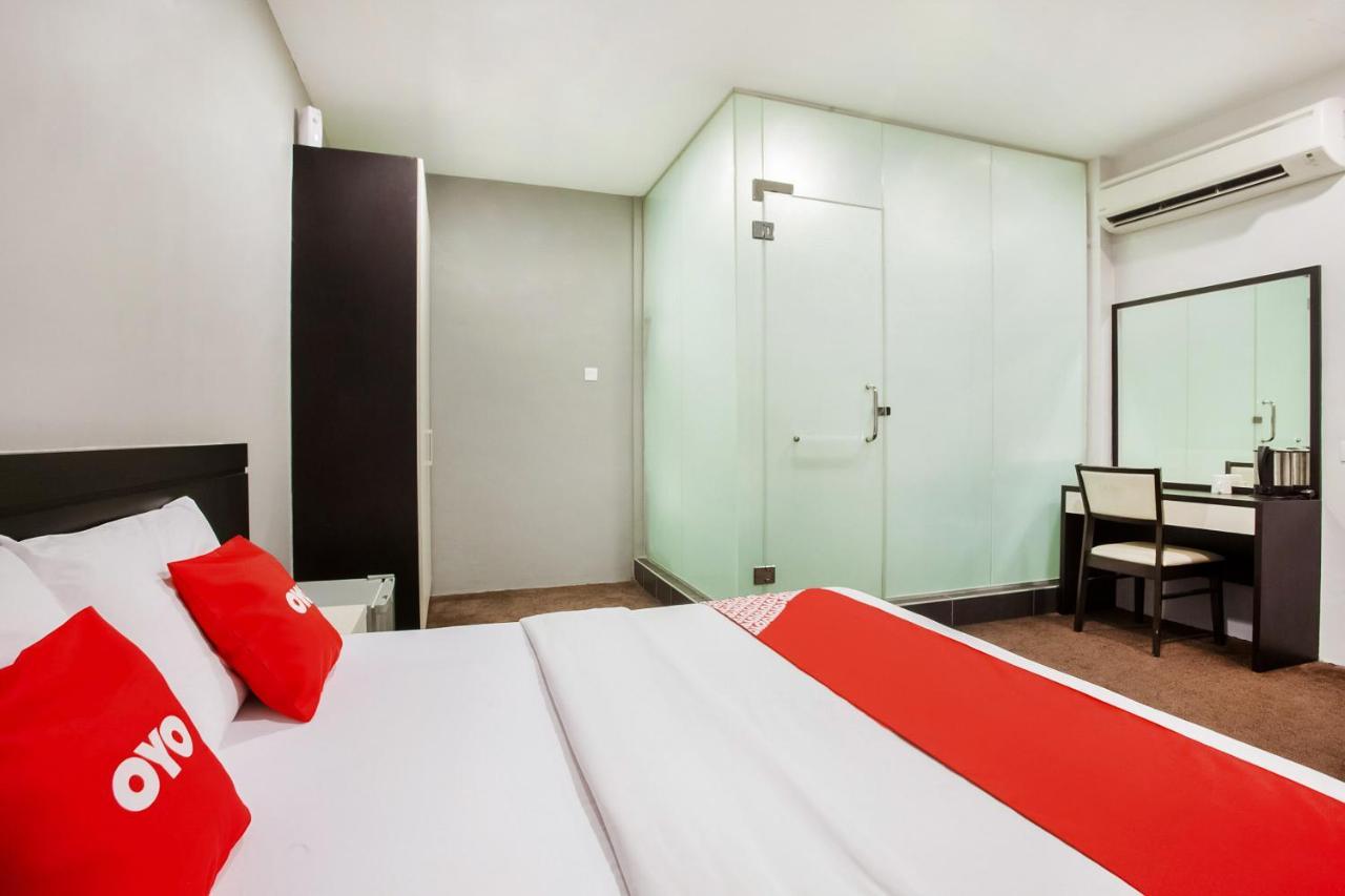 Oyo 89652 P Line Hotel Johor Bahru Exterior photo