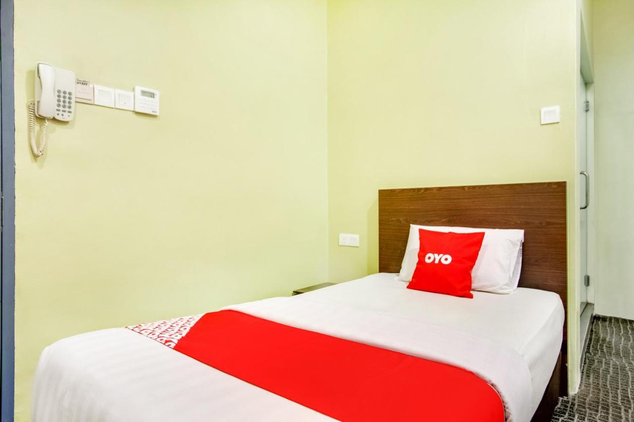 Oyo 89652 P Line Hotel Johor Bahru Exterior photo