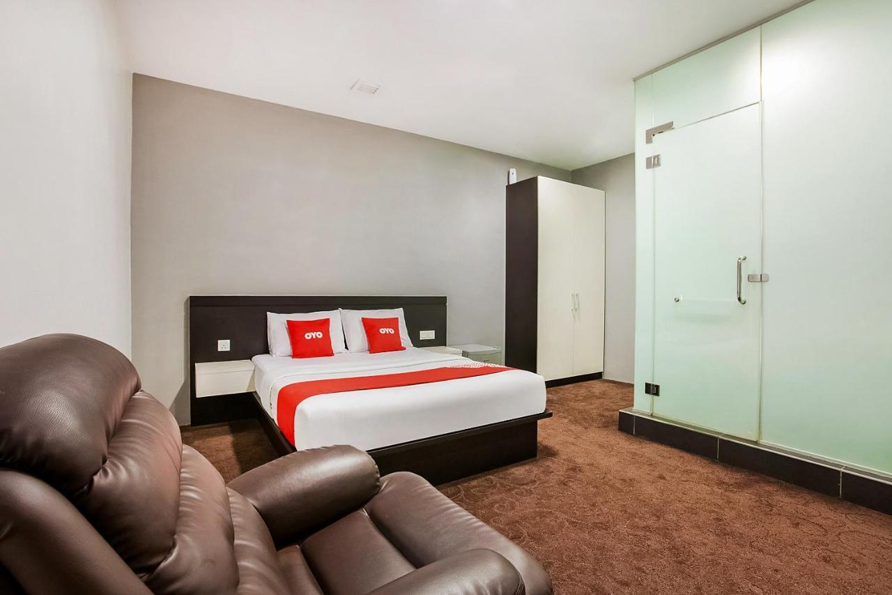 Oyo 89652 P Line Hotel Johor Bahru Exterior photo
