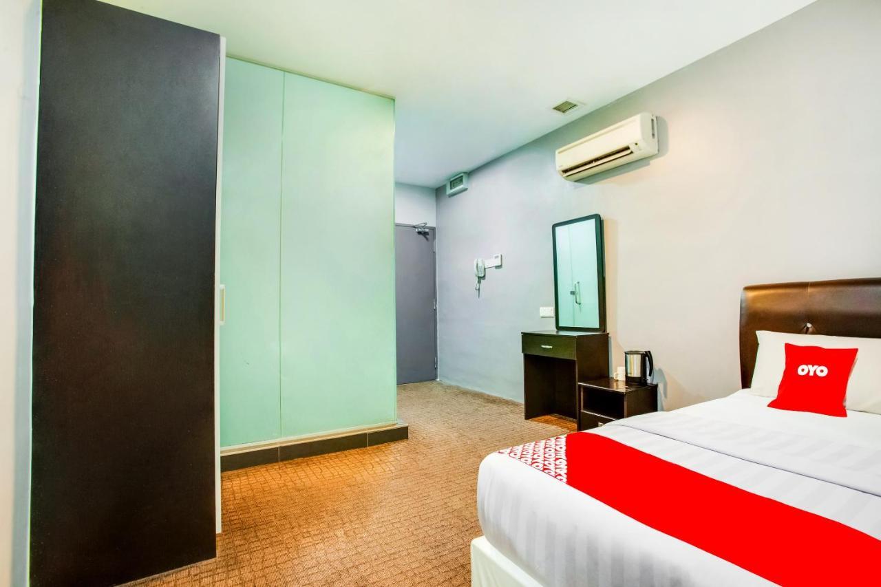 Oyo 89652 P Line Hotel Johor Bahru Exterior photo