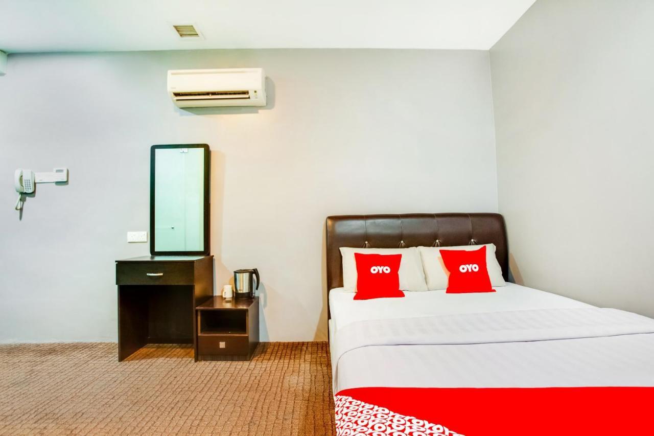Oyo 89652 P Line Hotel Johor Bahru Exterior photo