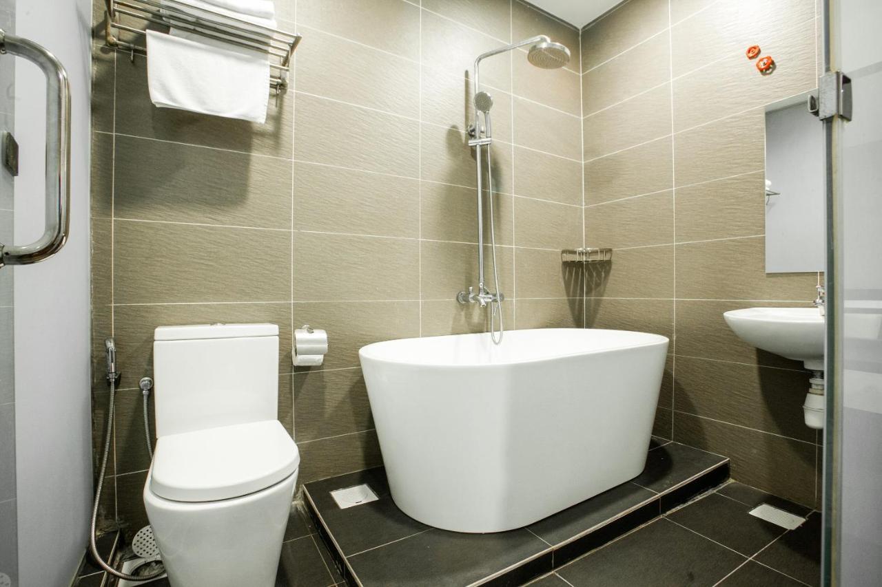 Oyo 89652 P Line Hotel Johor Bahru Exterior photo