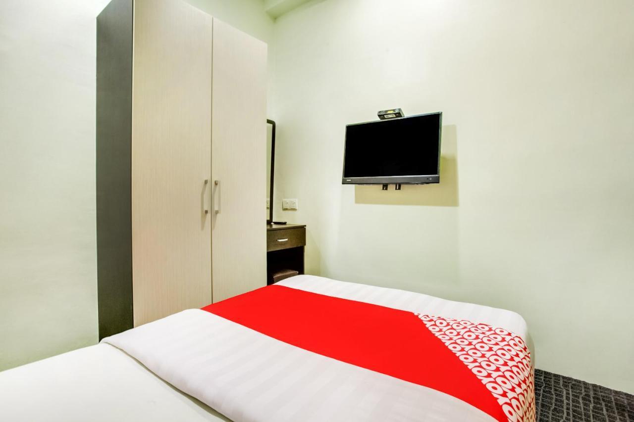 Oyo 89652 P Line Hotel Johor Bahru Exterior photo