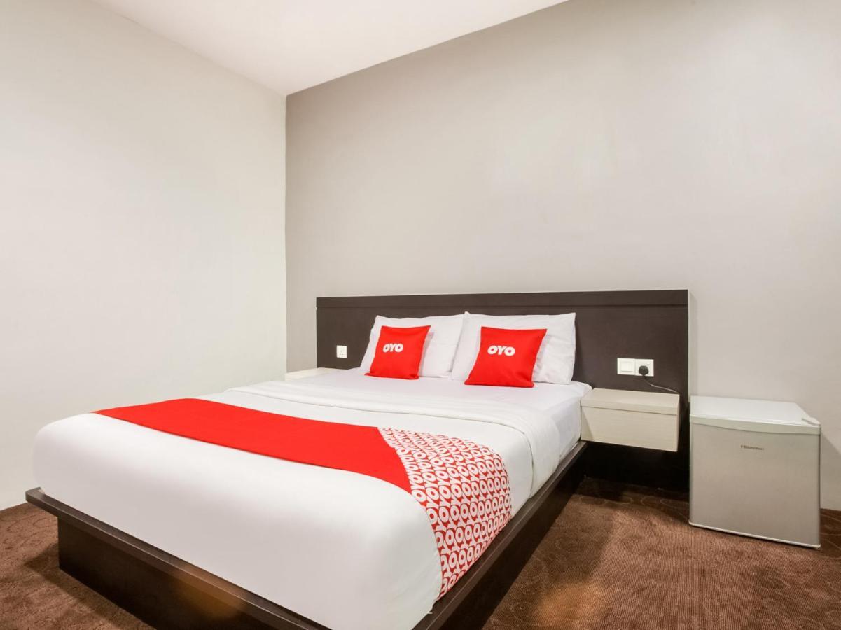 Oyo 89652 P Line Hotel Johor Bahru Exterior photo
