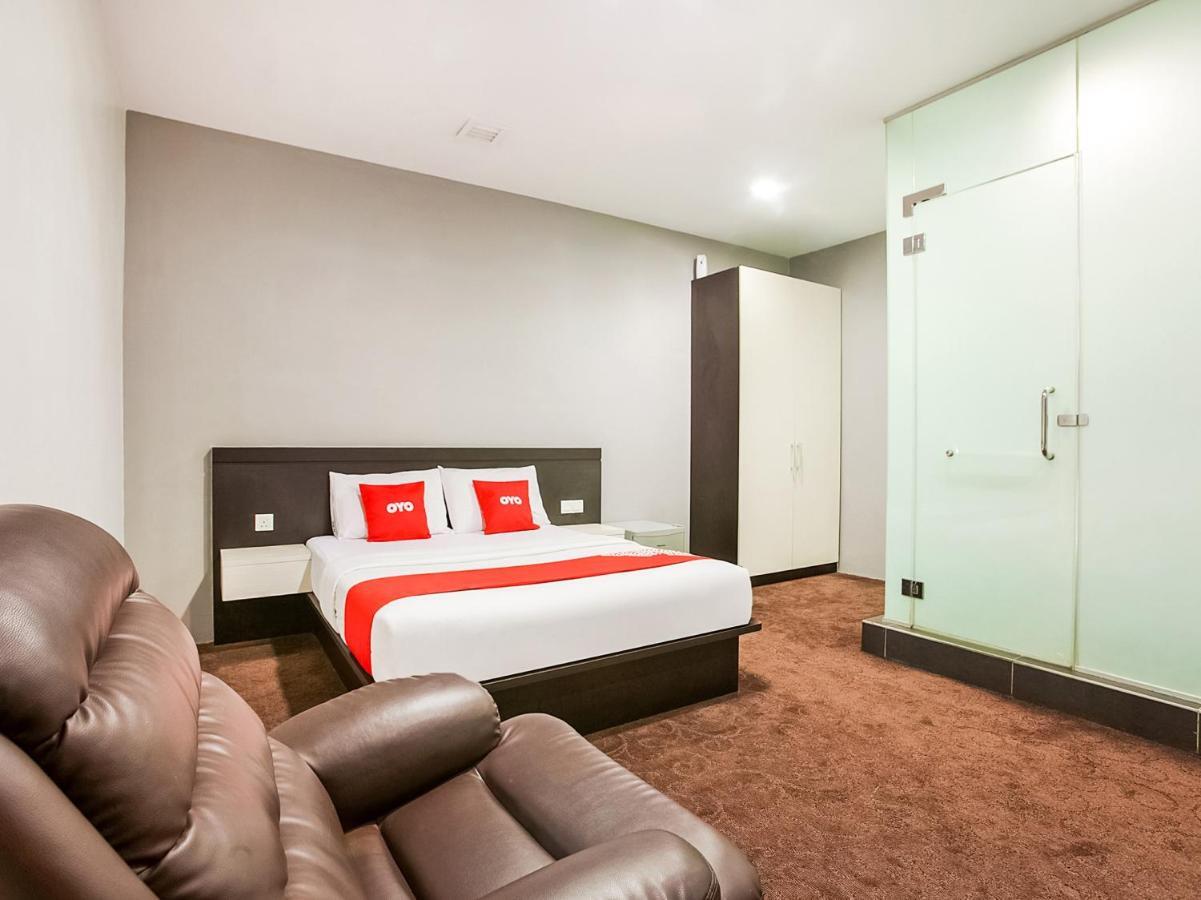 Oyo 89652 P Line Hotel Johor Bahru Exterior photo