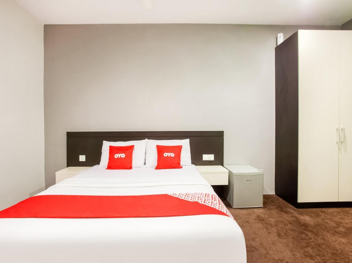 Oyo 89652 P Line Hotel Johor Bahru Exterior photo